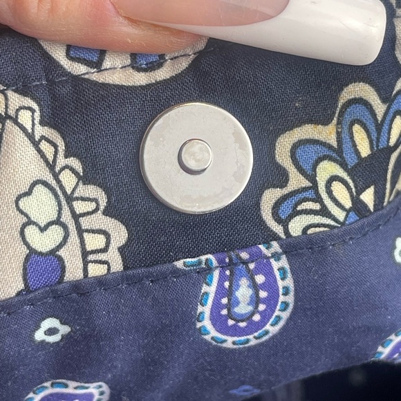 Elegant Blue Tote Bag with Spacious Interior and Durable Material - Picture 8 of 10